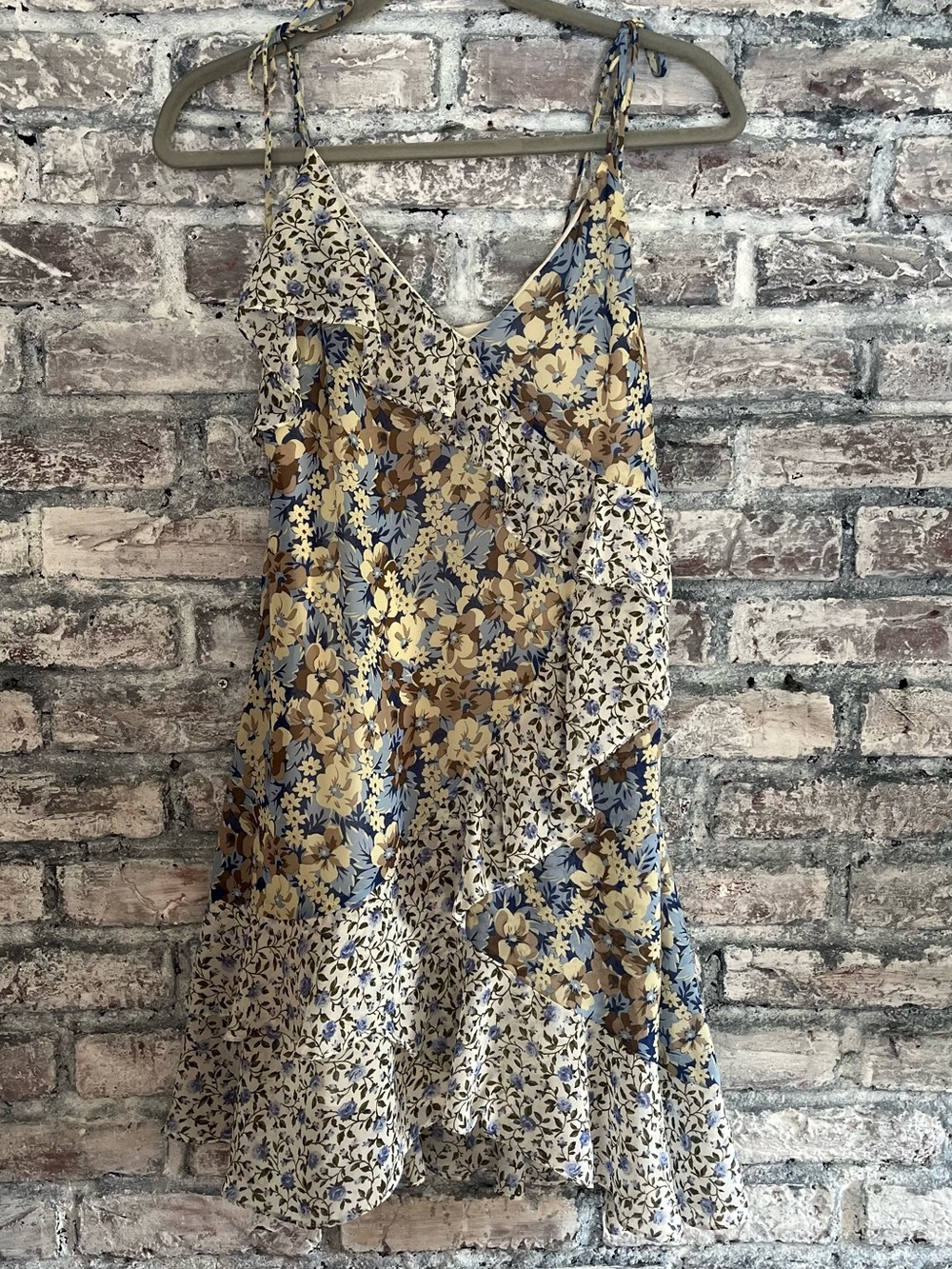 ASTR the Label Patchwork Floral Slip Mini Dress in Blues/Cream and Tan NWOT